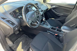 valkoinen Ford Focus 2017 kuva 3.
