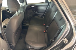harmaa Ford Focus 2017 kuva 10.