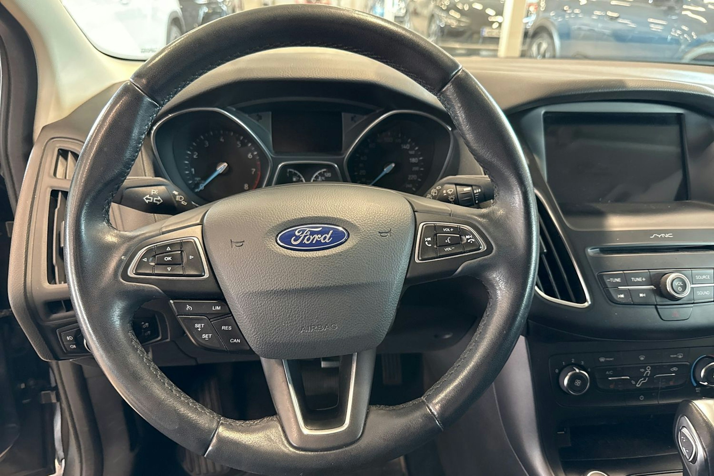 harmaa Ford Focus 2017 kuva 17.