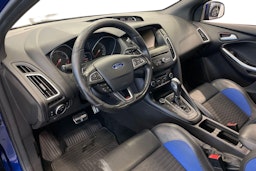 sininen Ford Focus 2017 kuva 6.