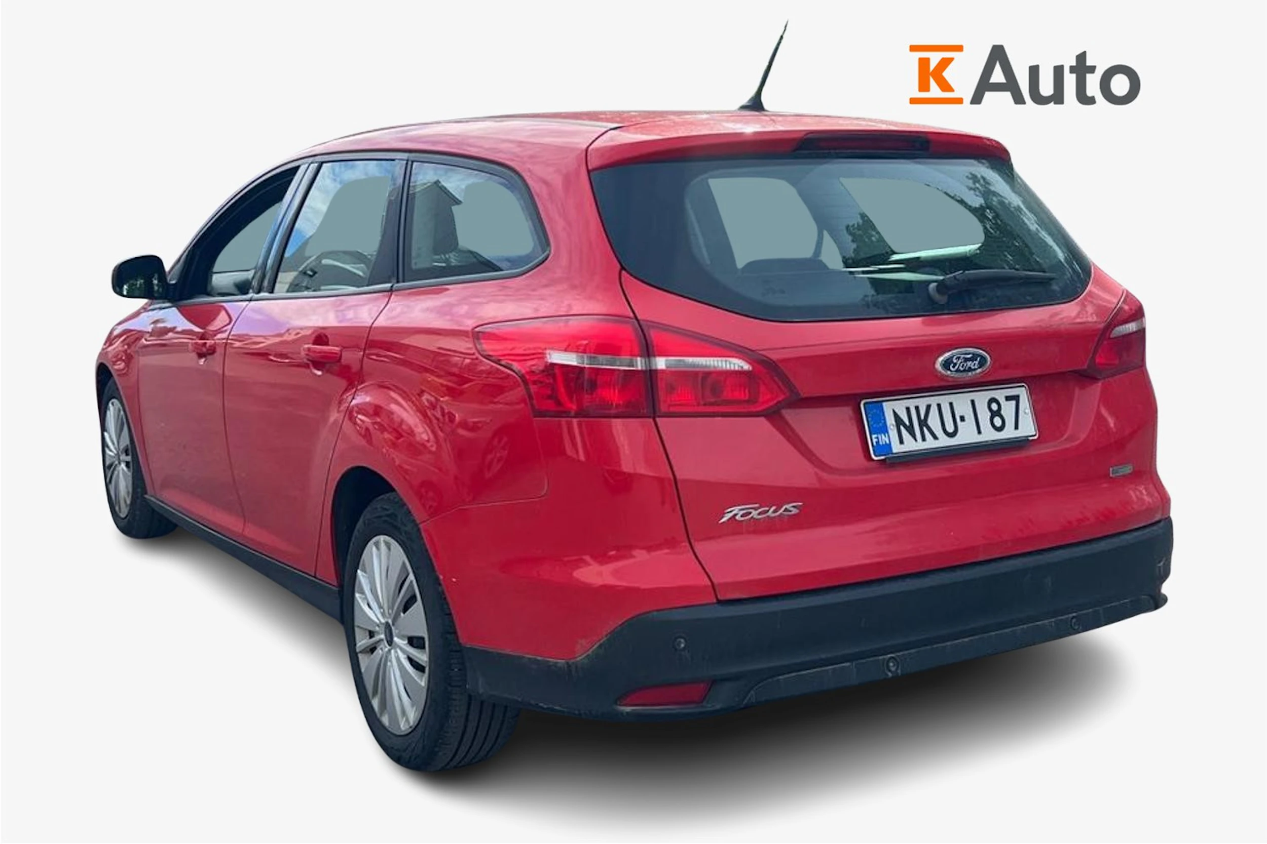 punainen Ford Focus 2017 kuva 2.