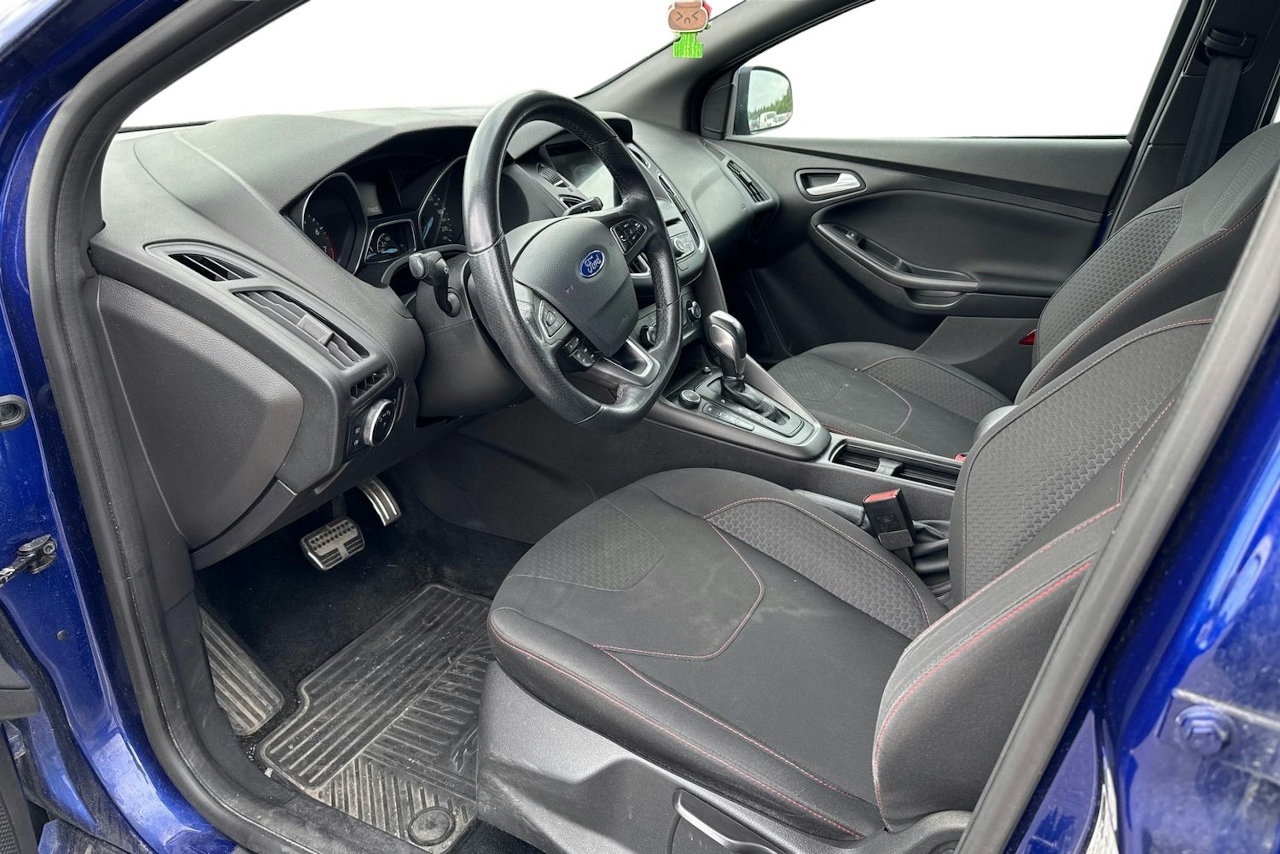 met. sininen Ford Focus 2017 kuva 3.