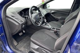 met. sininen Ford Focus 2017 kuva 3.