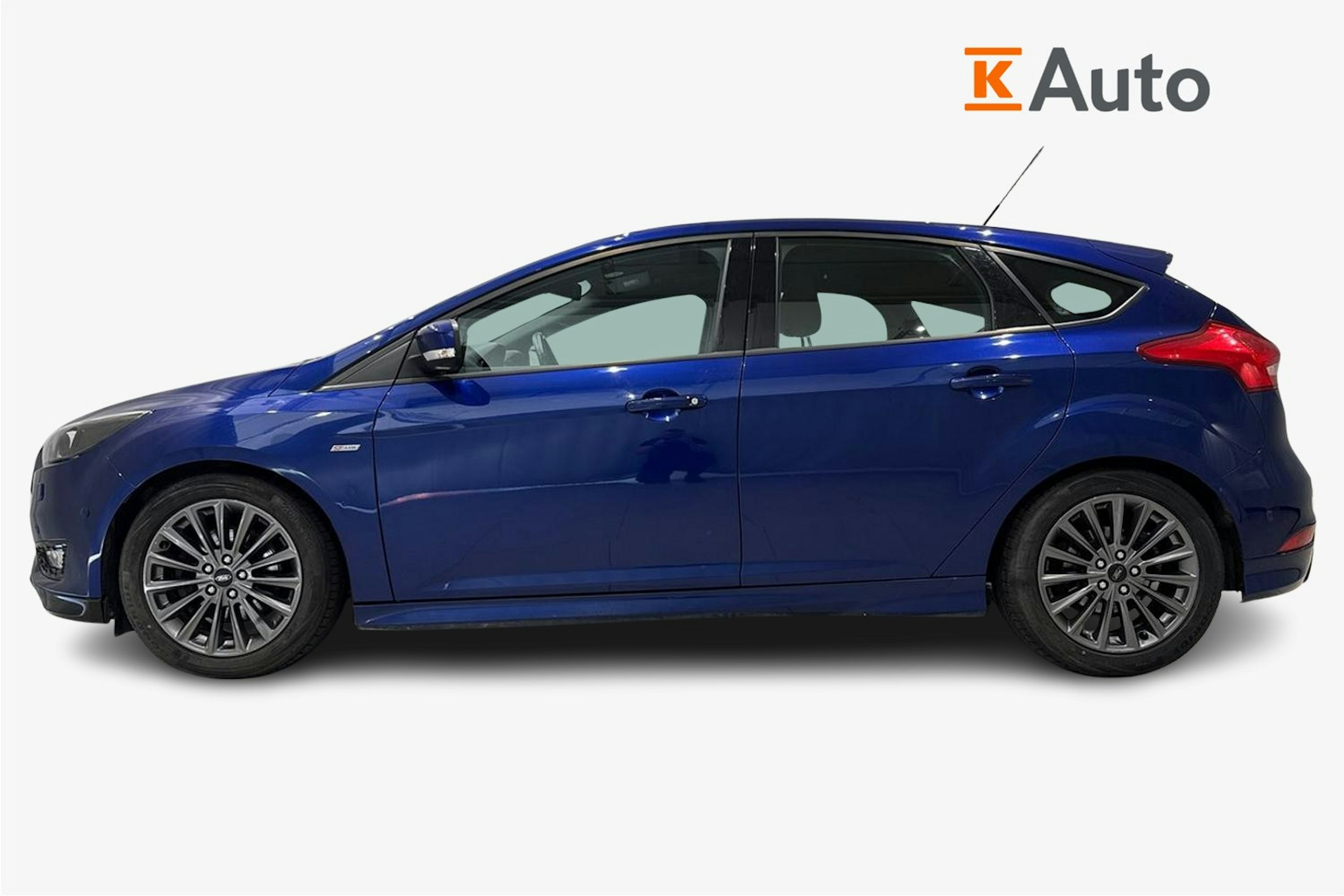 met. sininen Ford Focus 2017 kuva 6.