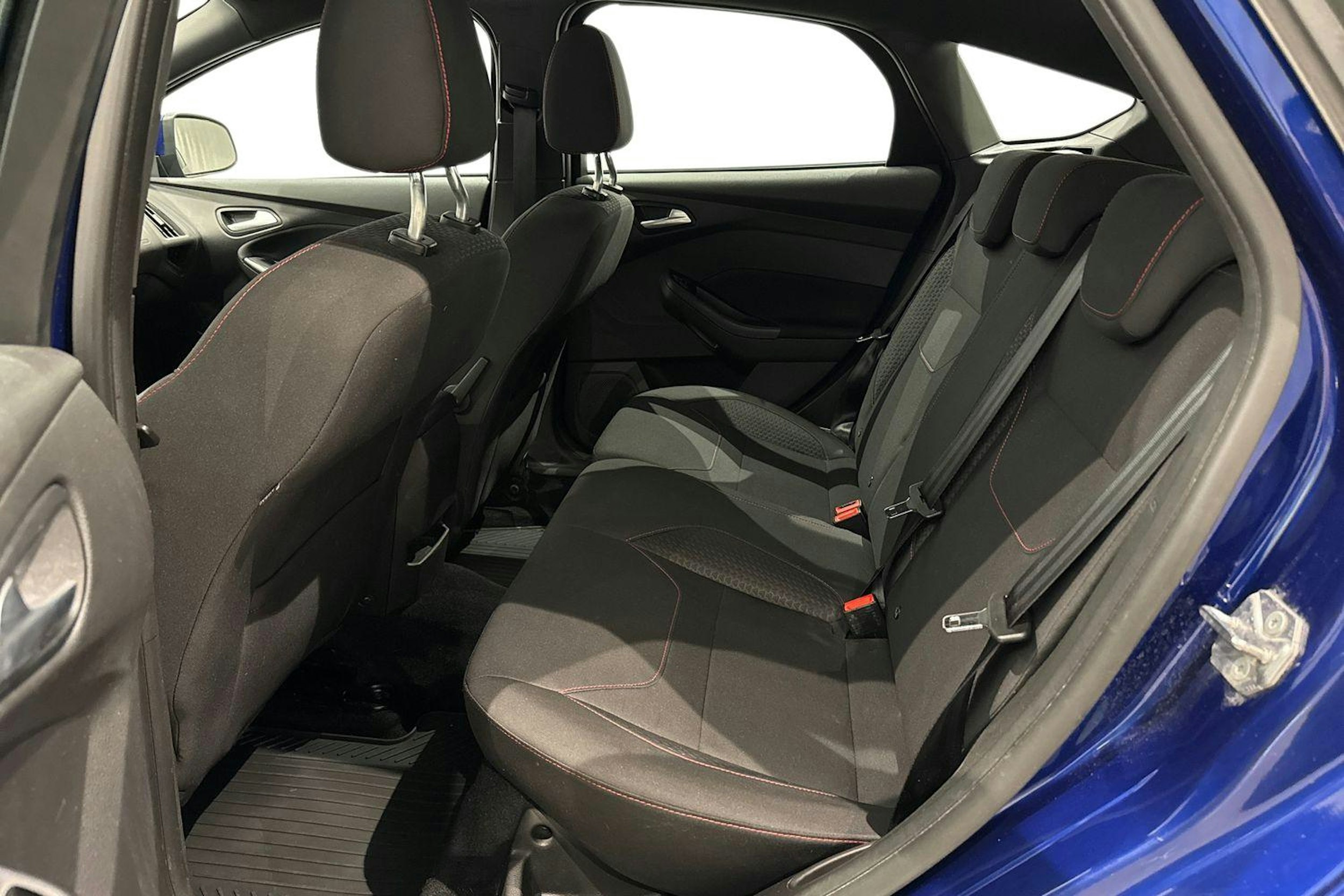 met. sininen Ford Focus 2017 kuva 10.