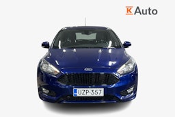 sininen Ford Focus 2017 kuva 4.