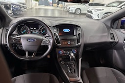 sininen Ford Focus 2017 kuva 7.