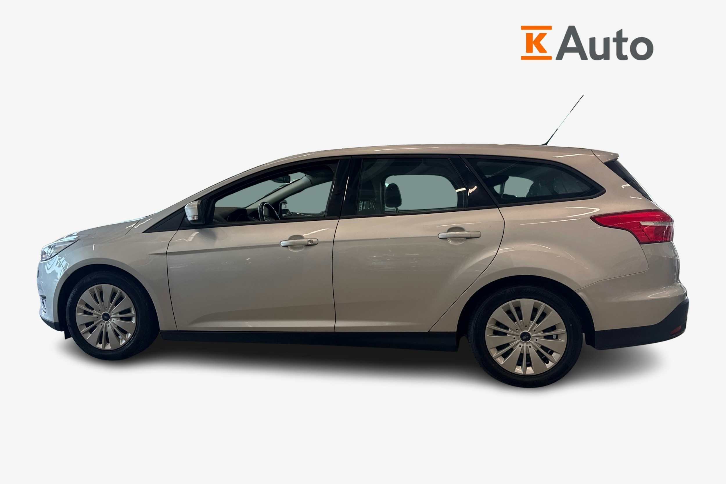 Harmaa Ford FOCUS 2017 kuva 5.