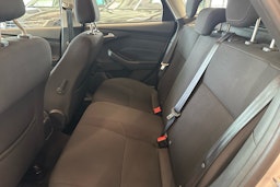 Harmaa Ford FOCUS 2017 kuva 8.