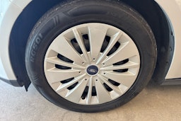Harmaa Ford FOCUS 2017 kuva 9.