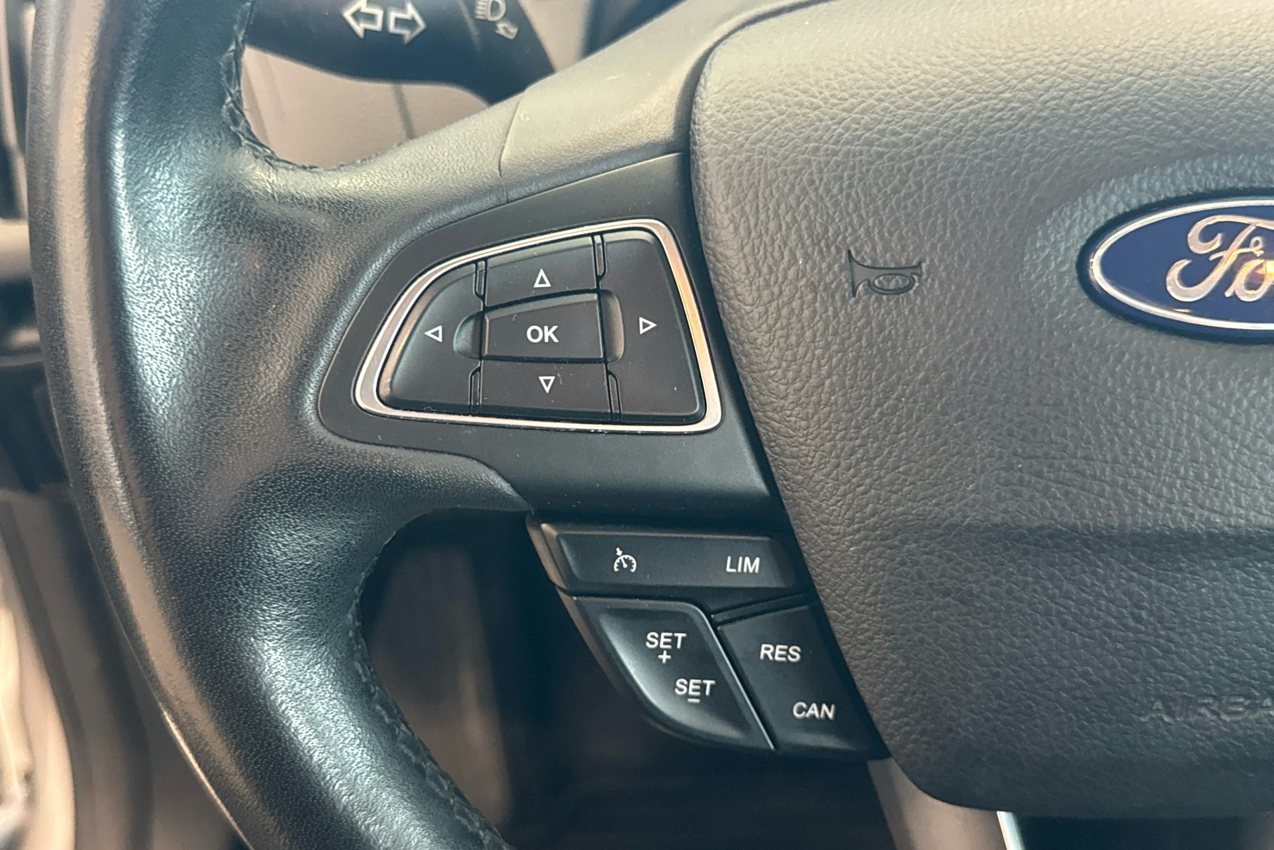 Harmaa Ford FOCUS 2017 kuva 12.
