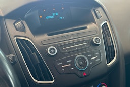Harmaa Ford FOCUS 2017 kuva 14.