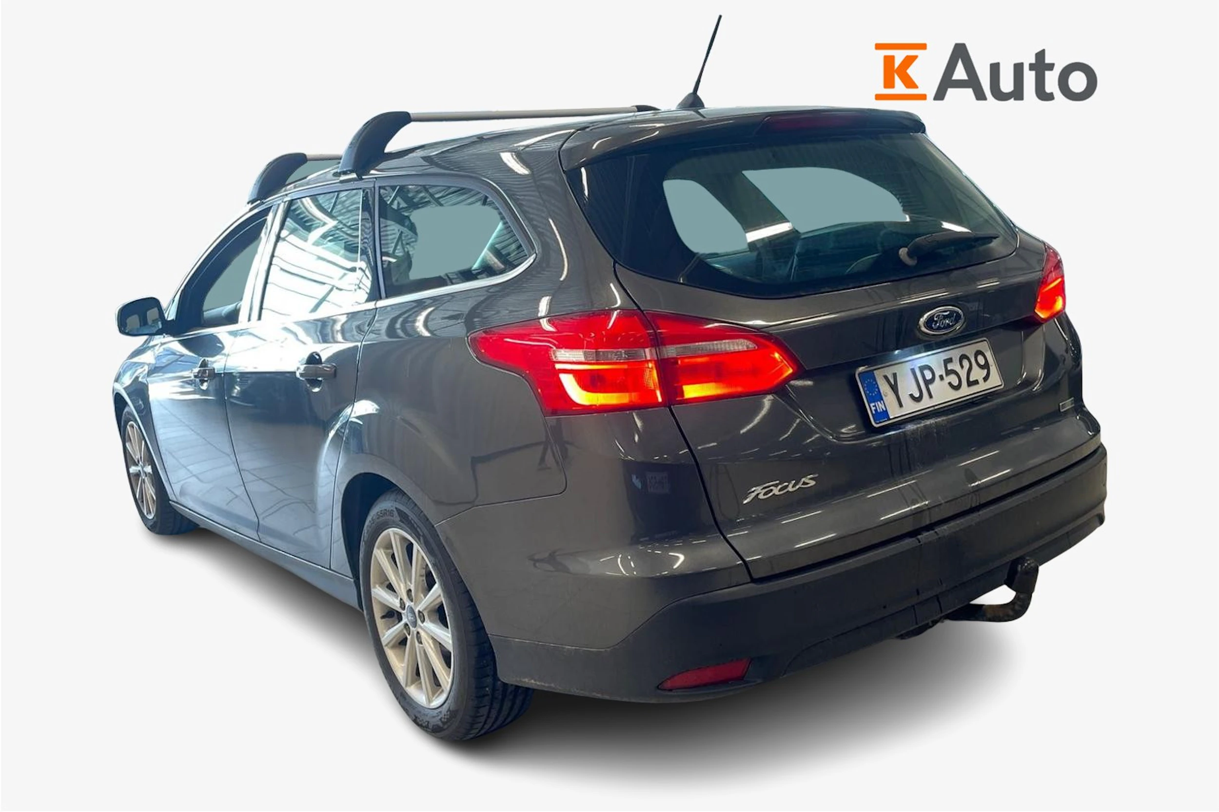 Harmaa Ford FOCUS 2017 kuva 2.