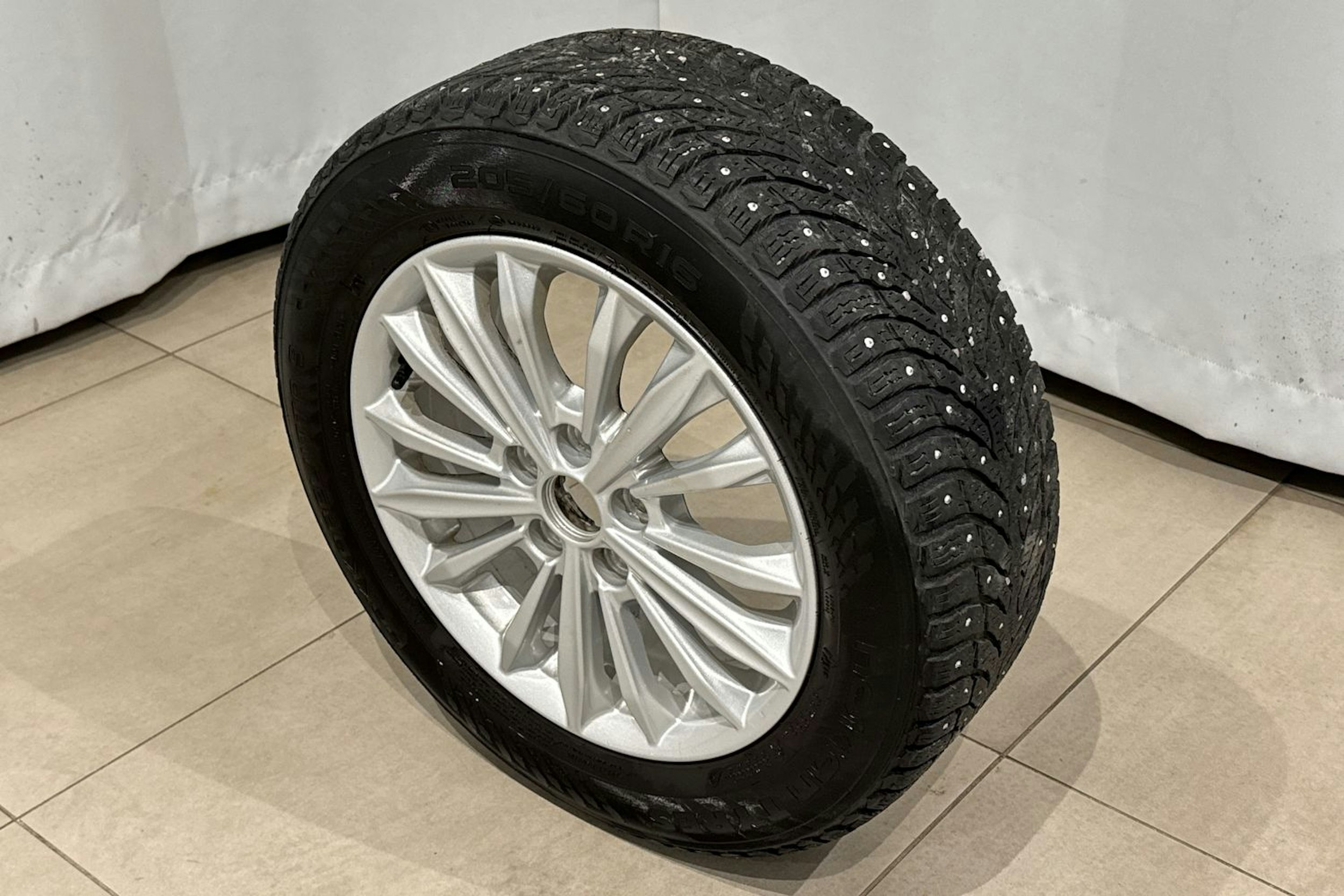 harmaa Ford Focus 2018 kuva 13.