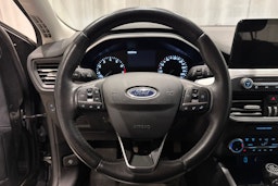 harmaa Ford Focus 2018 kuva 15.