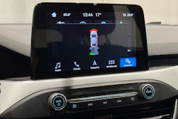 harmaa Ford Focus 2018 kuva 17.