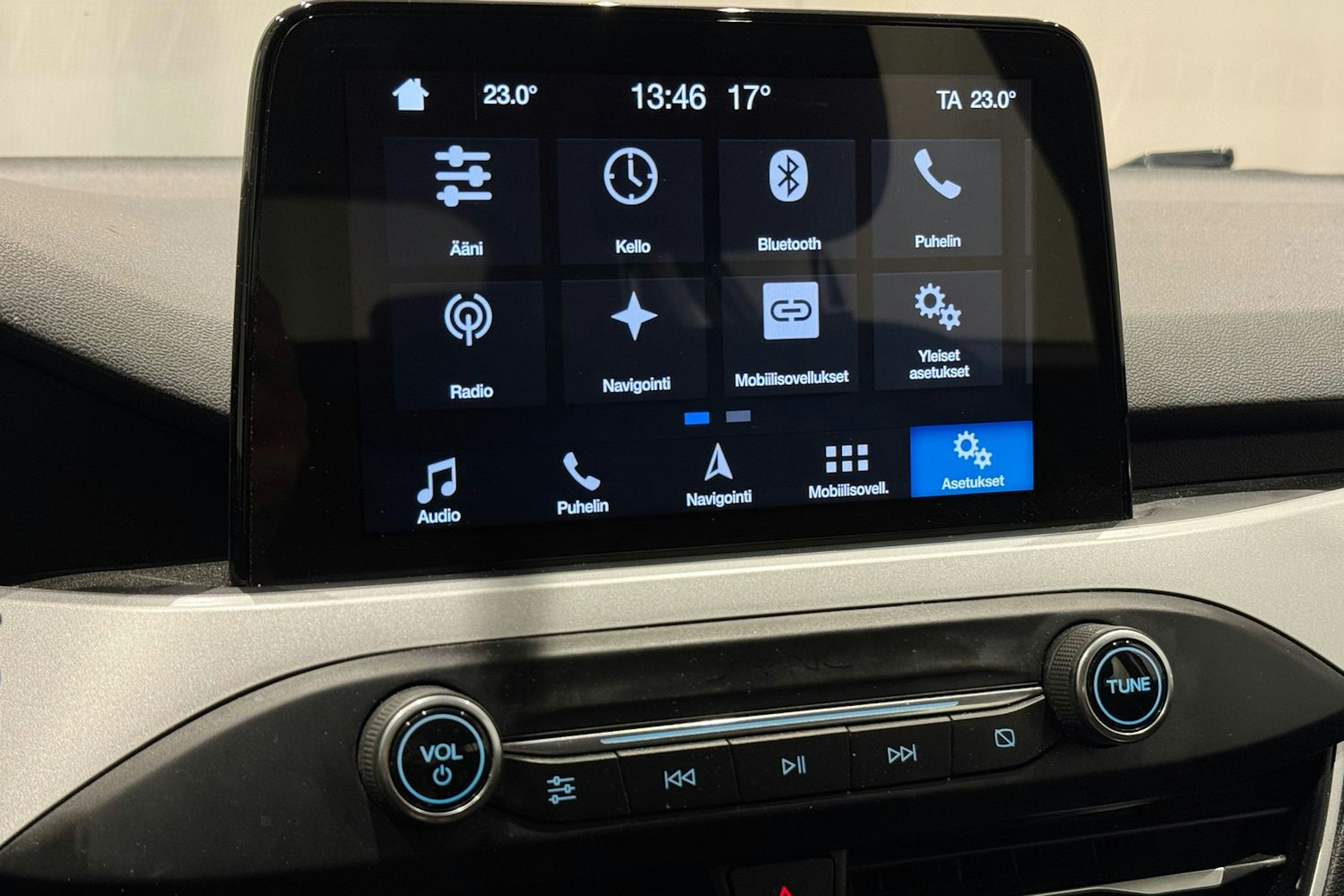 harmaa Ford Focus 2018 kuva 19.