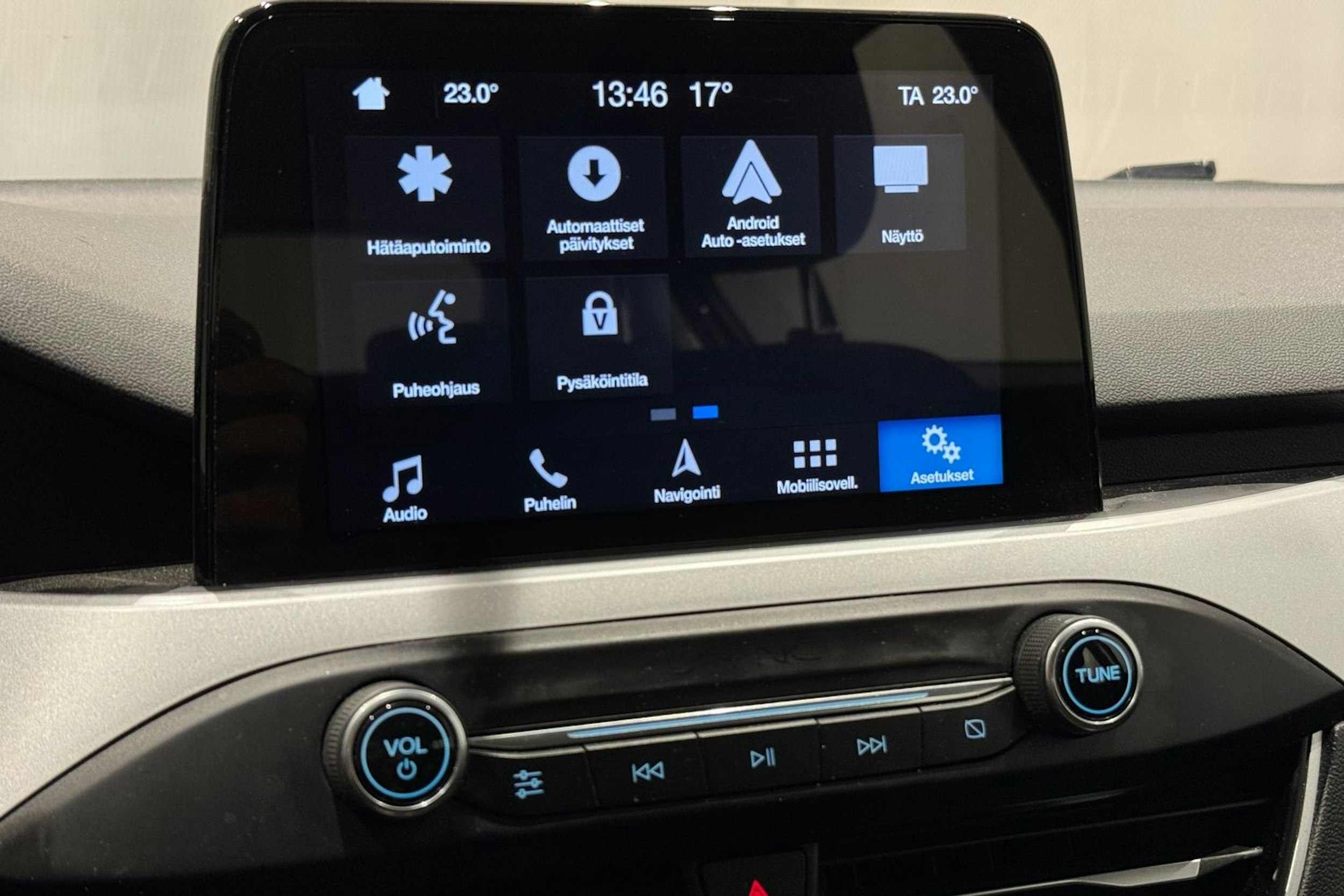 harmaa Ford Focus 2018 kuva 20.