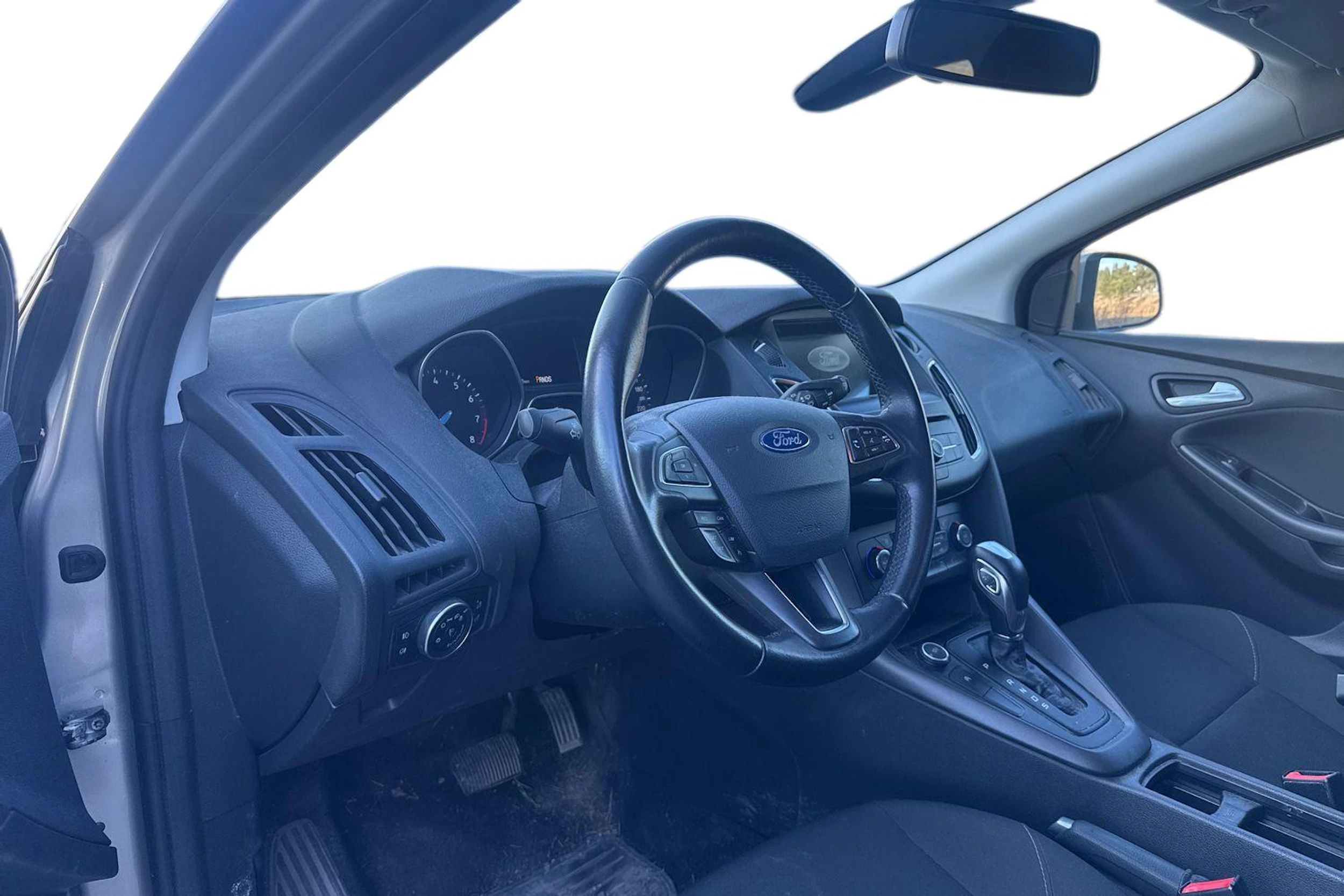 harmaa Ford Focus 2018 kuva 3.