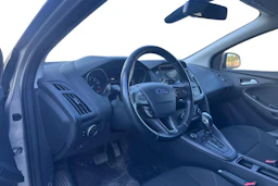 harmaa Ford Focus 2018 kuva 3.