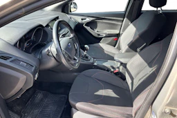 harmaa Ford Focus 2018 kuva 3.