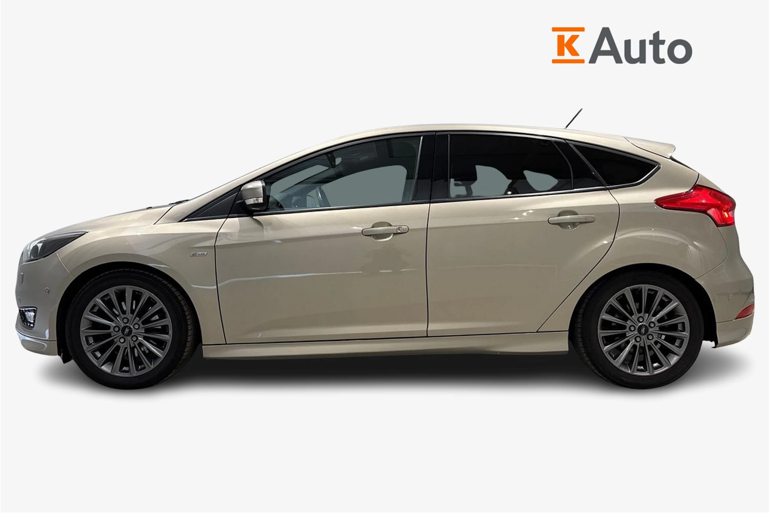 harmaa Ford Focus 2018 kuva 5.