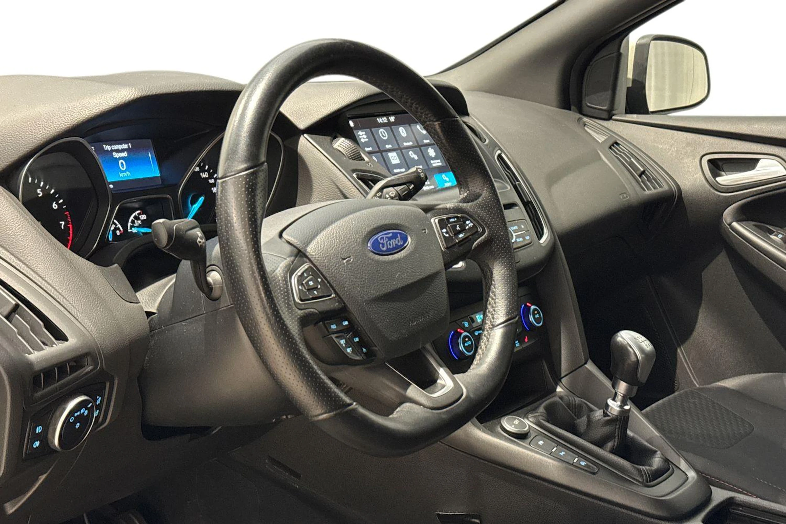 harmaa Ford Focus 2018 kuva 6.
