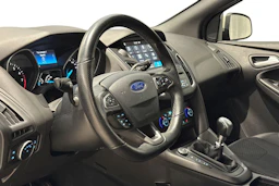 harmaa Ford Focus 2018 kuva 6.