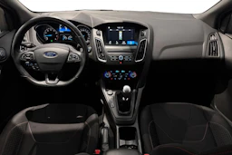 harmaa Ford Focus 2018 kuva 6.