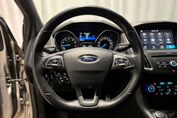 harmaa Ford Focus 2018 kuva 14.