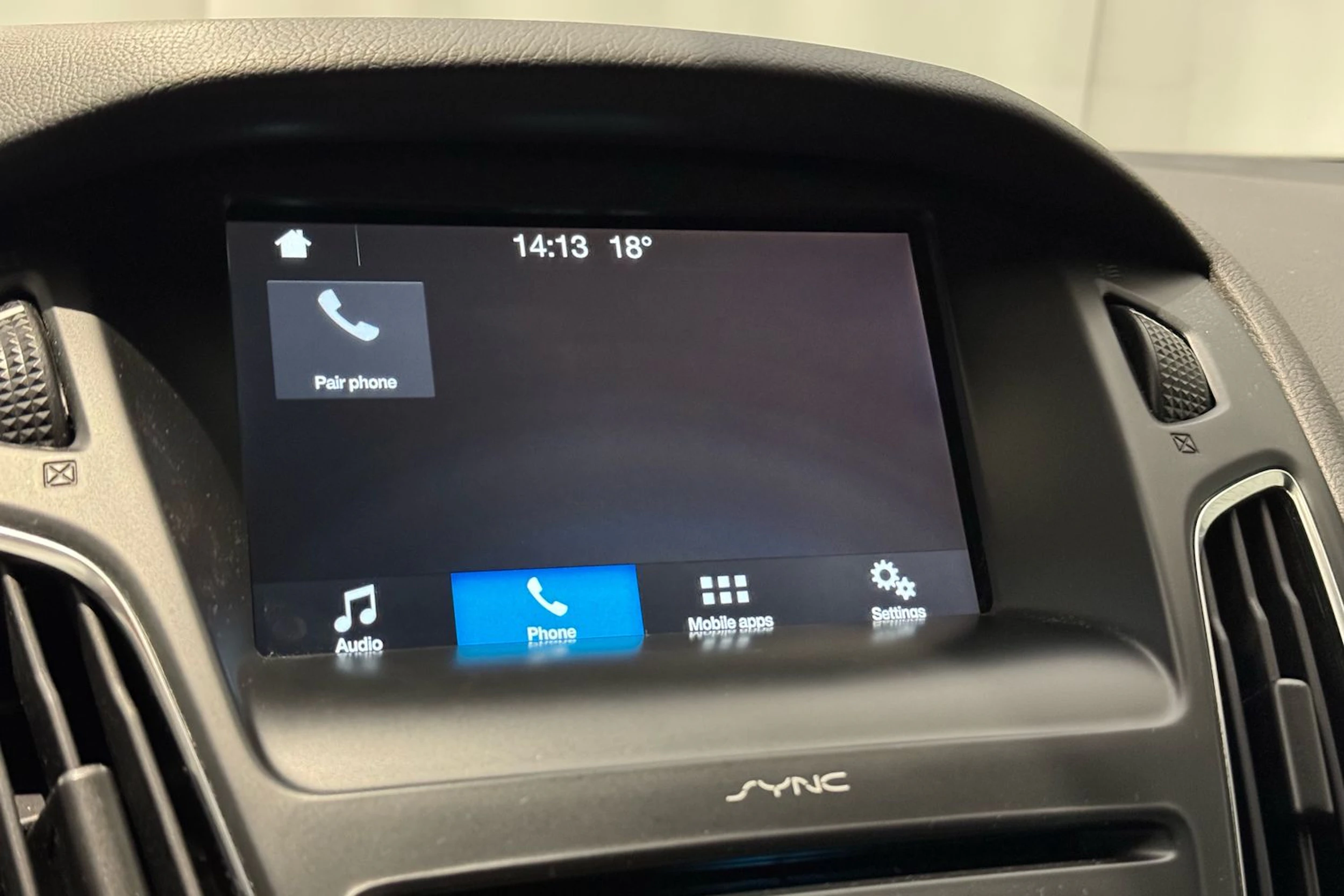 harmaa Ford Focus 2018 kuva 17.