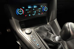 harmaa Ford Focus 2018 kuva 21.
