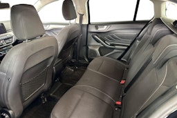 musta Ford Focus 2018 kuva 10.