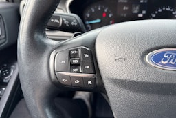 musta Ford Focus 2018 kuva 14.