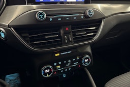 musta Ford Focus 2018 kuva 22.