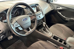 harmaa Ford Focus 2018 kuva 6.