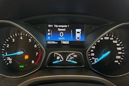 harmaa Ford Focus 2018 kuva 13.