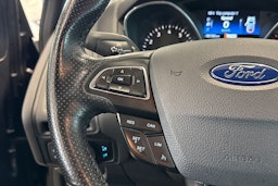 harmaa Ford Focus 2018 kuva 15.