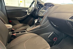 harmaa Ford Focus 2018 kuva 19.