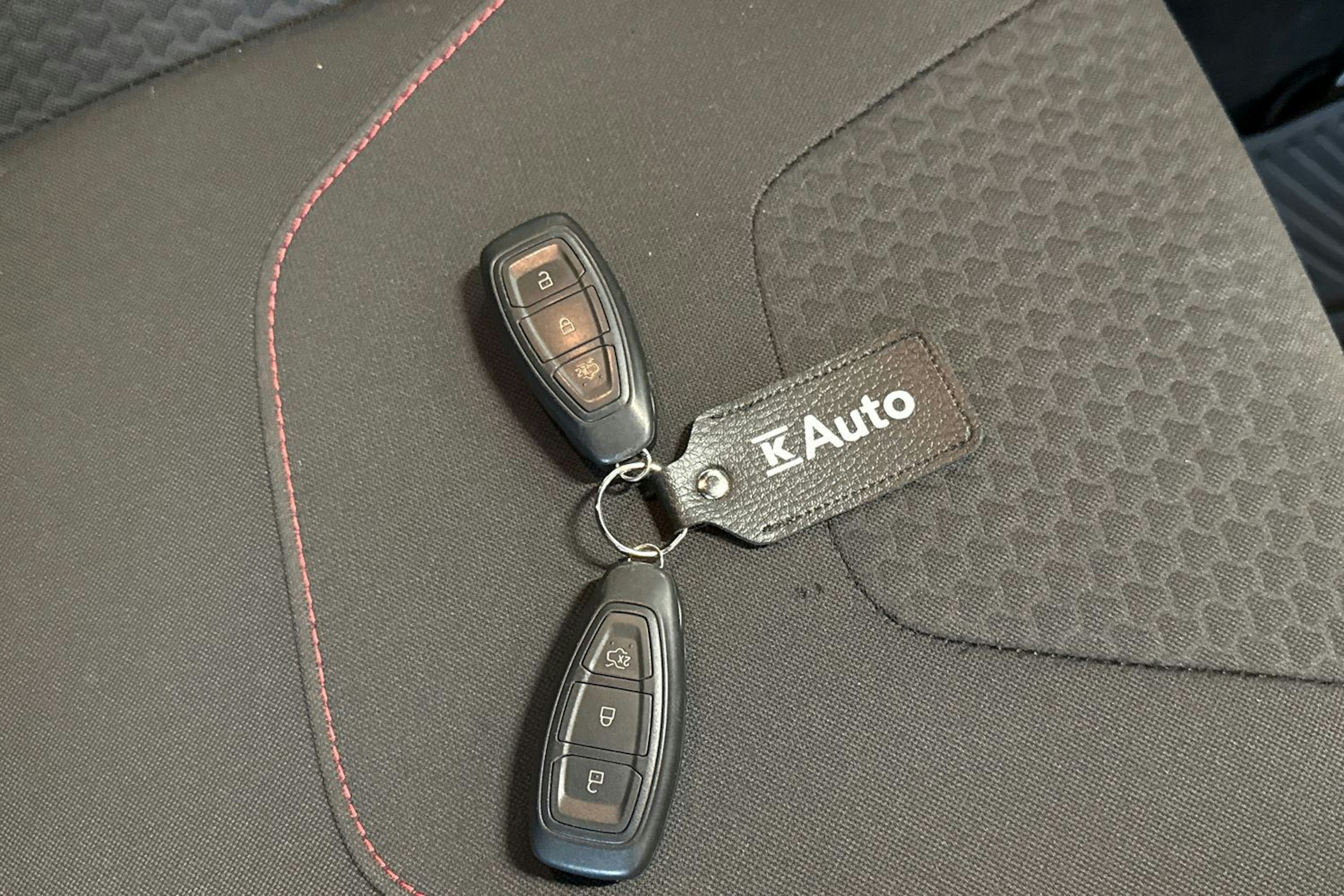 harmaa Ford Focus 2018 kuva 20.