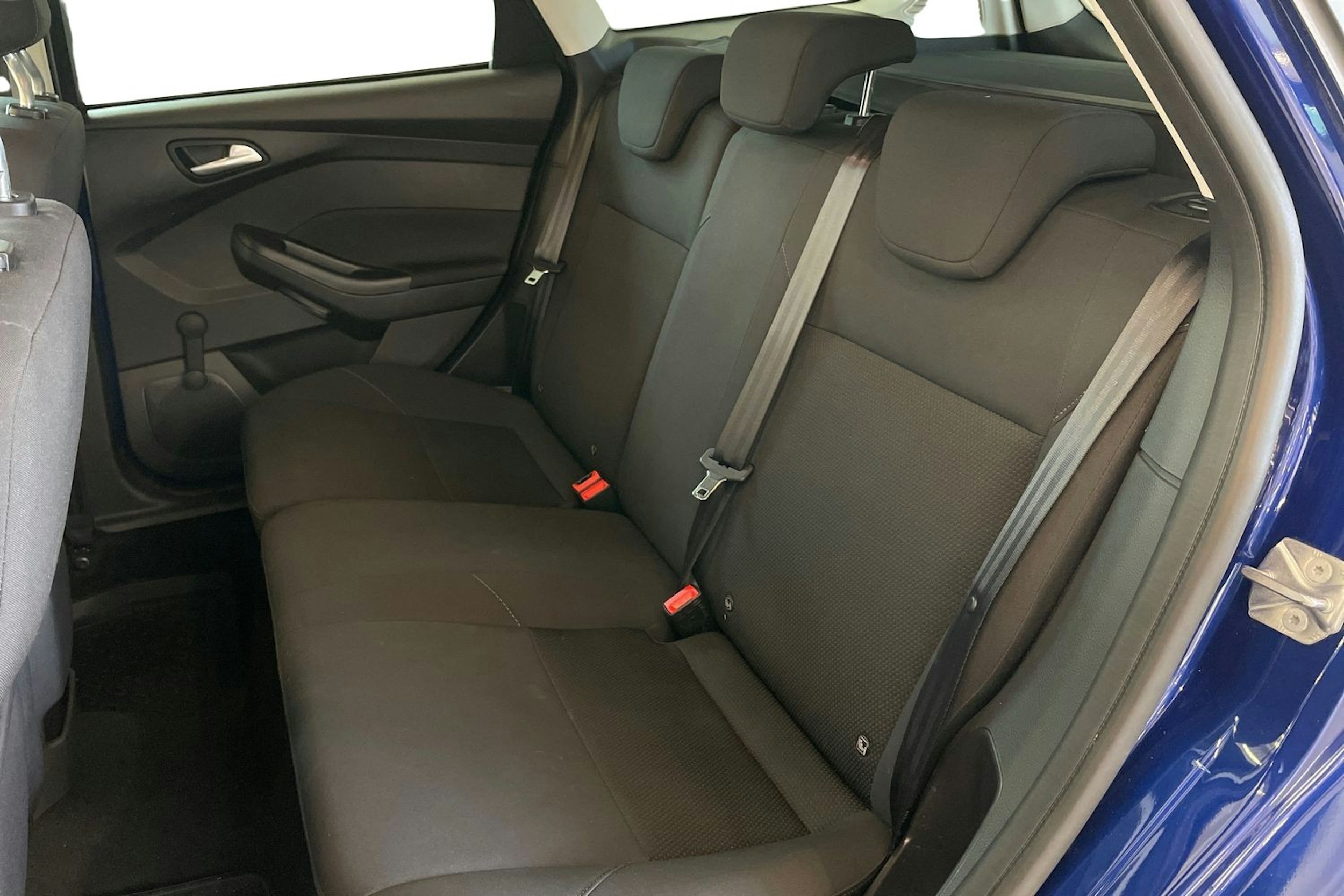sininen Ford Focus 2018 kuva 10.