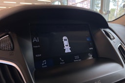 sininen Ford Focus 2018 kuva 20.