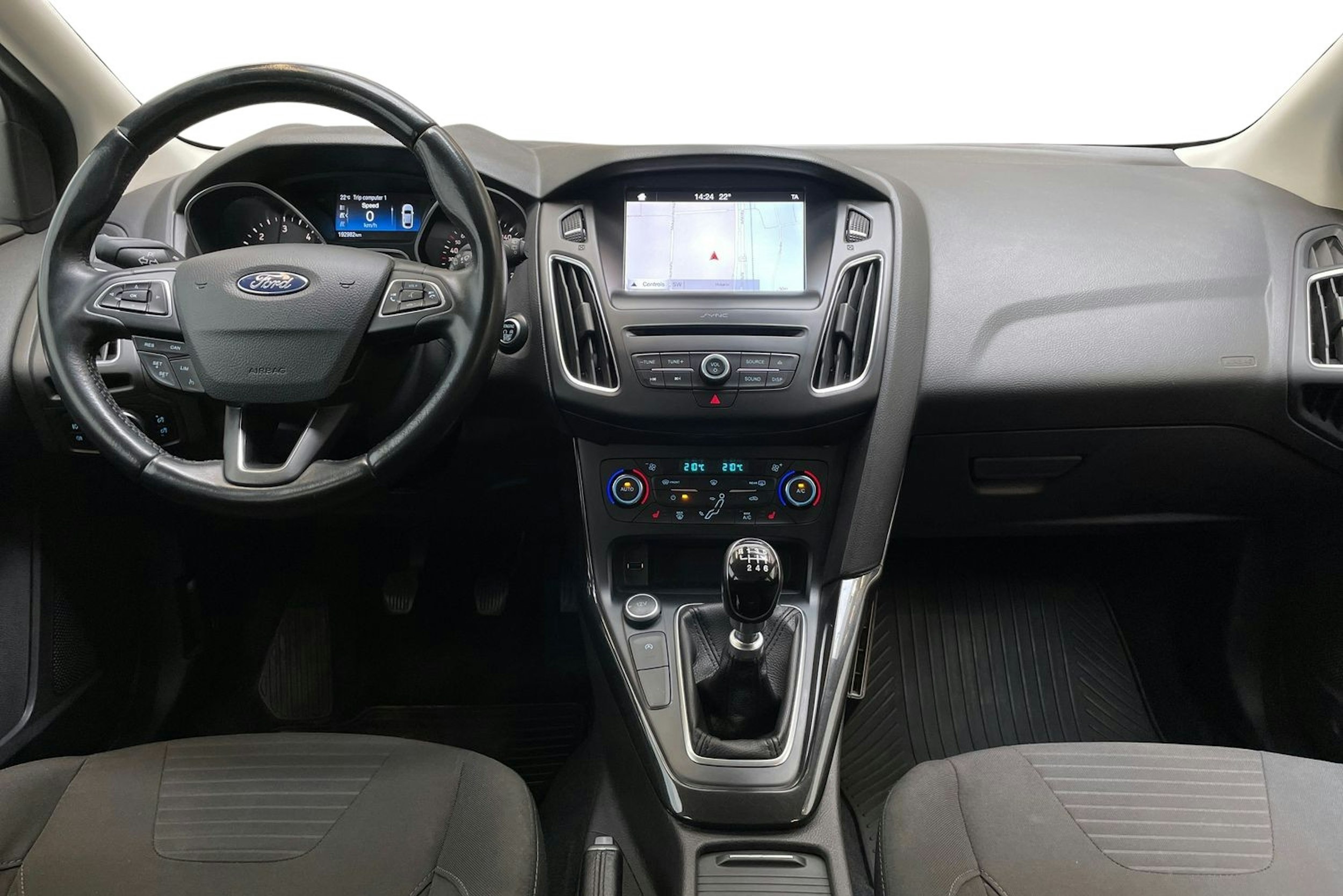 harmaa Ford Focus 2018 kuva 9.