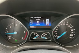 harmaa Ford Focus 2018 kuva 14.