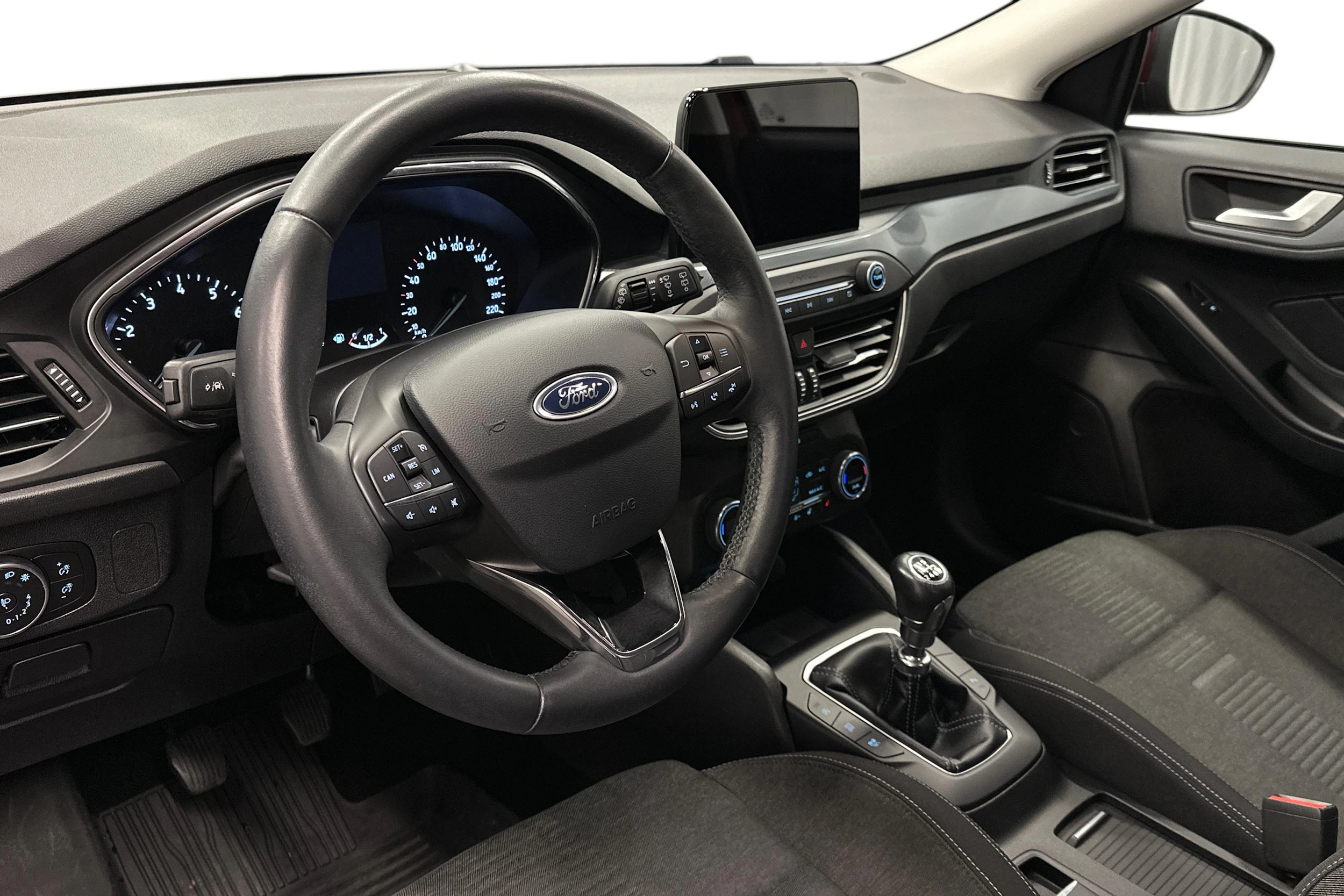 punainen Ford Focus 2019 kuva 6.