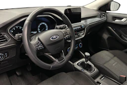 punainen Ford Focus 2019 kuva 6.