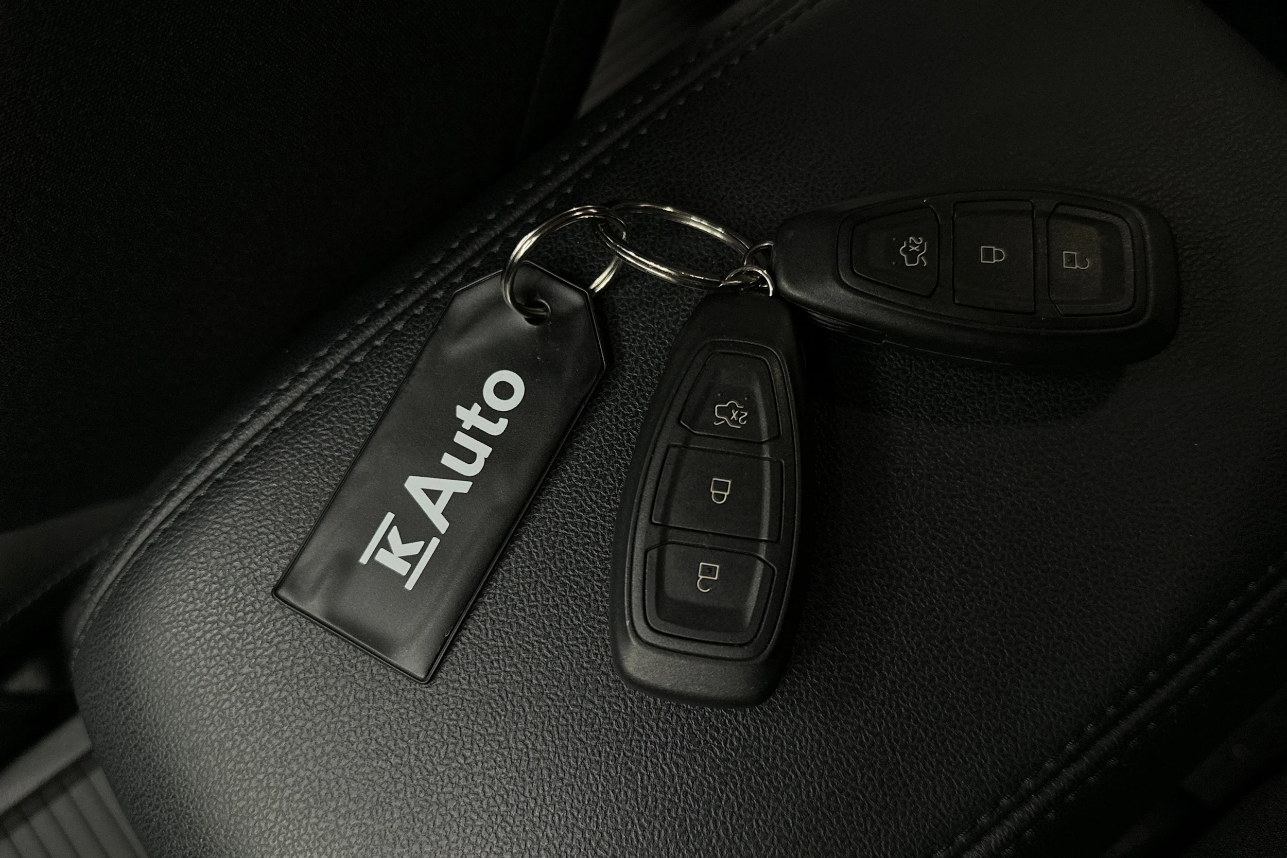 punainen Ford Focus 2019 kuva 29.