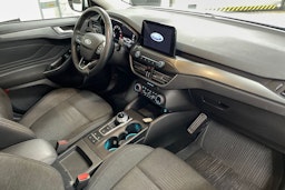 Valkoinen Ford FOCUS 2019 kuva 12.