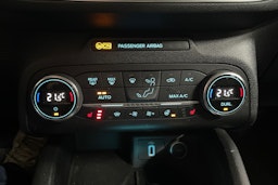 Valkoinen Ford FOCUS 2019 kuva 19.