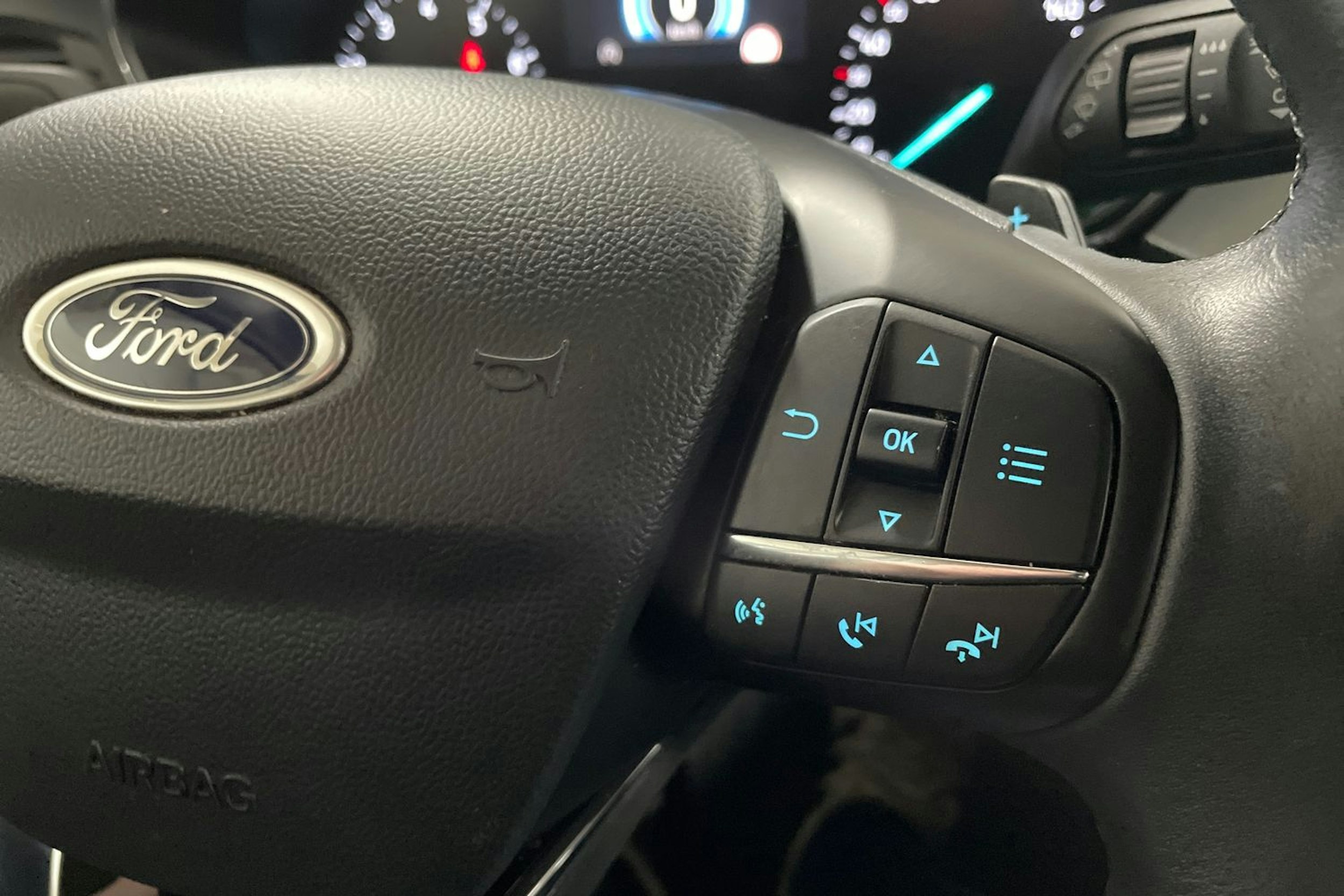 Valkoinen Ford FOCUS 2019 kuva 21.